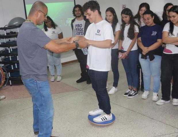 Estudantes do ensino médio do Colégio Perfil participam do Bahiana Por Um Dia